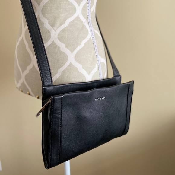 Matt & Nat crossbody black - Picture 3 of 5